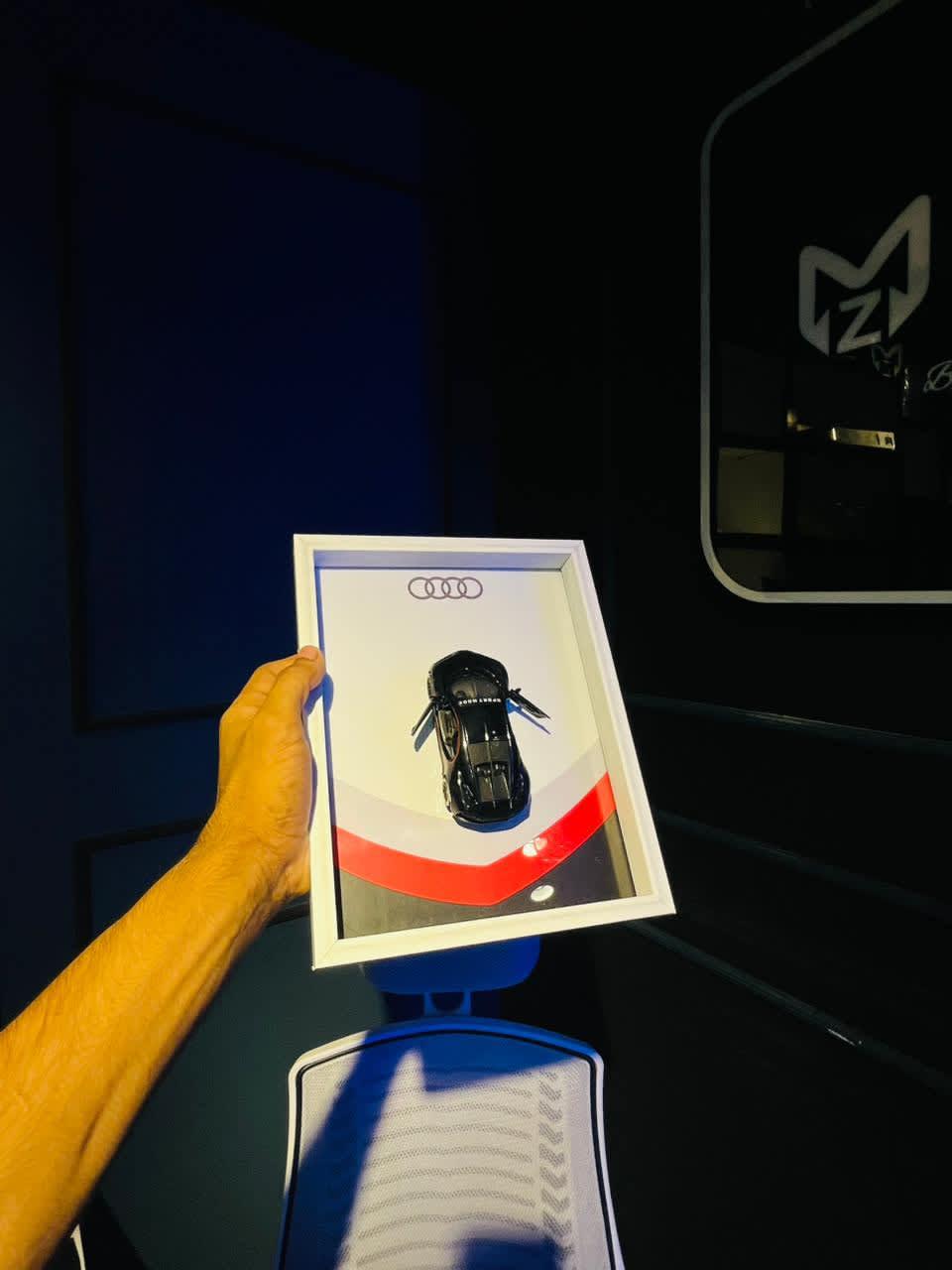 DIE-CAST FRAME MODEL CAR